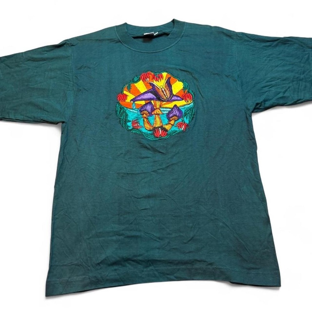 Vintage wheel of life imports butterfly mushrooms‎ patch t-shirt size large